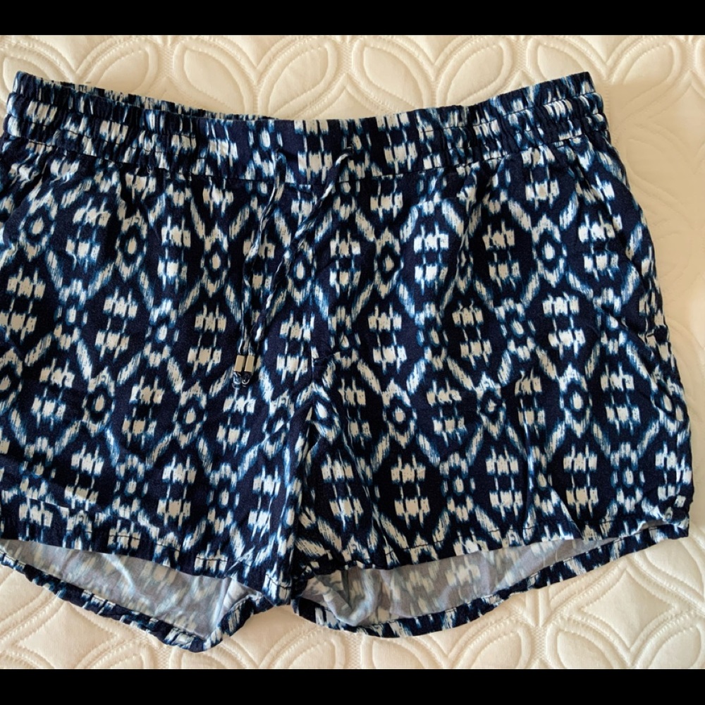 Old Navy beautiful shorts woman’s Large
